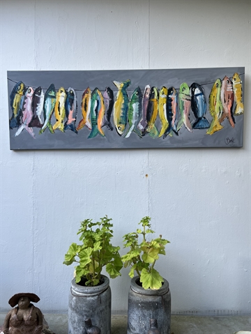 Maleri 40 x 120 cm. Fisk på snor.