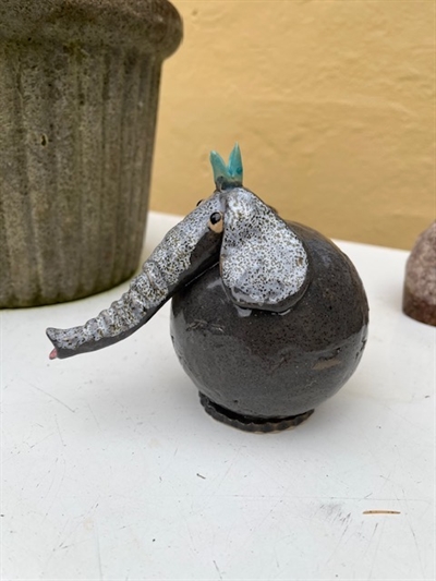 Keramik elefant med krone